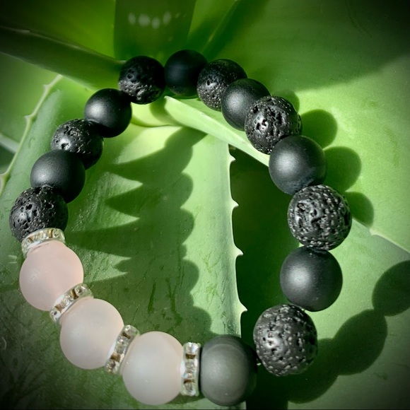 Rose quartz, obsidian, and lava rock bracelet - Picture 2 of 7